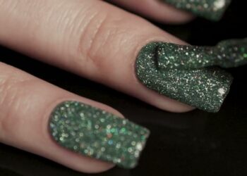 Mylee Spotlight Gels: Illuminate Your Nails with Stunning Color and Shine