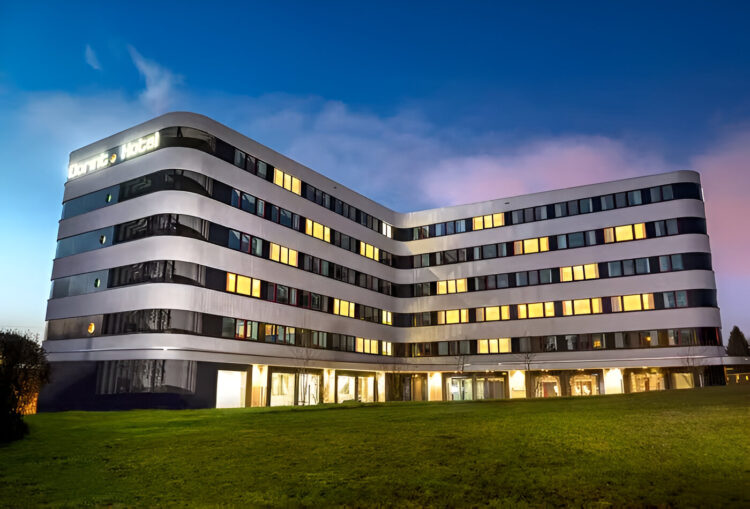 Holen Sie sich die Besten Preise auf Parkplätze am Flughafen und Hotel-Aufenthalte für Ihre Nächste Reise