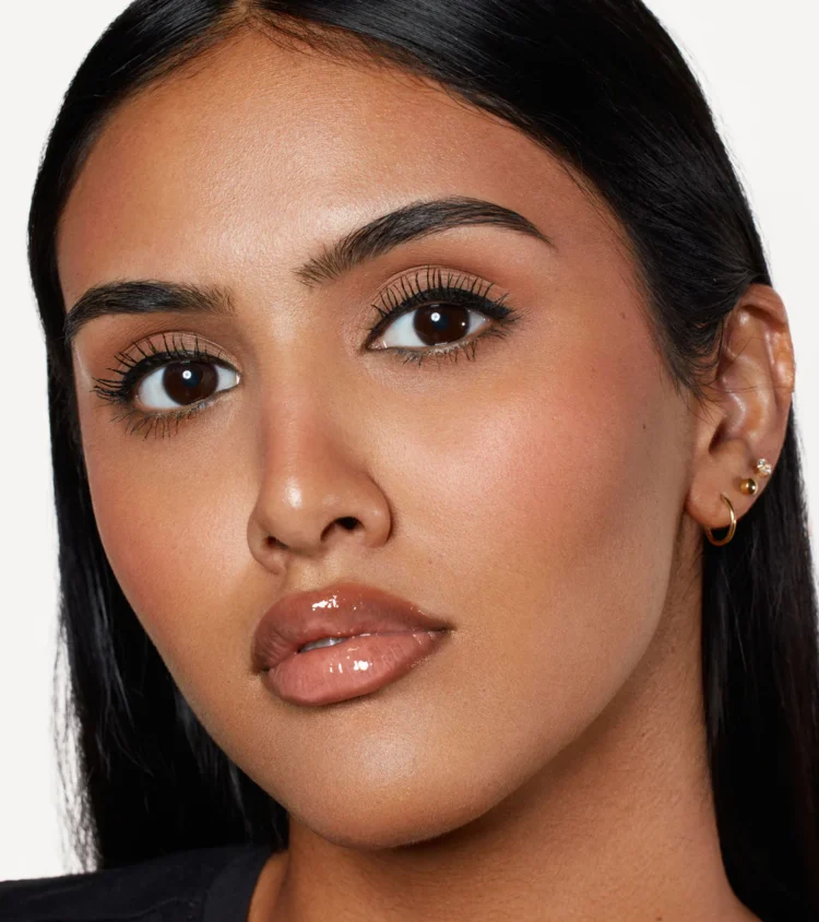 Erhöhen Sie Ihren Look mit lang anhaltenden, wischfesten Beauty-Essentials