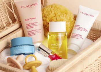 Esaltate la vostra luminosità naturale con Clarins