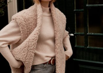 Tijdloze elegantie: Verhoog elke look met REPEAT Cashmere damesjassen