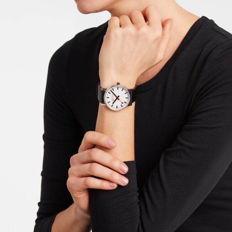 Elevate Your Style: Accessorise Any Outfit with a Stunning Ladies’ Watch from Jura Watches