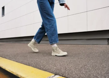 Des rues aux sentiers : Baskets hautes Palladium pour tous les voyages