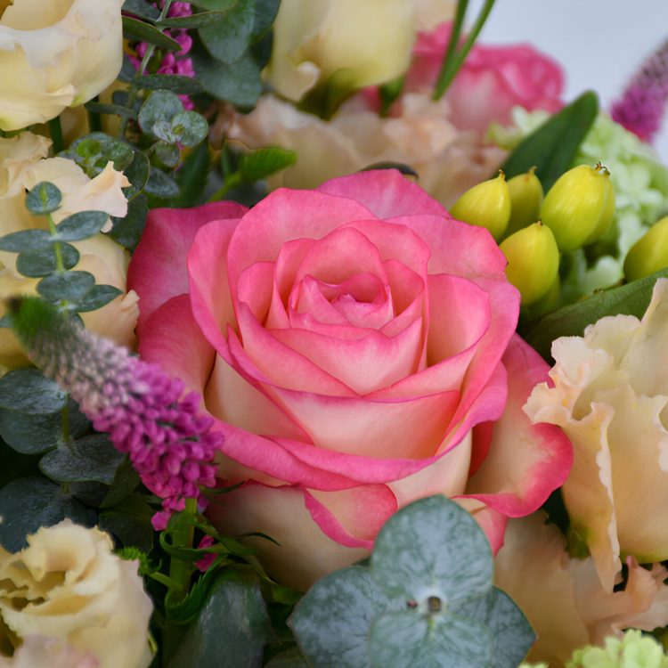 Create Lasting Memories with Moyses Stevens’ Elegant Bouquets