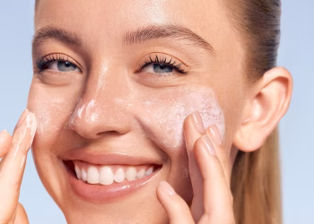 Achieve Long-Term Skin Health with the Right Skincare Essentials