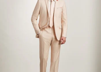 Vibrant and Sophisticated Suits That Transcend Traditional Styles