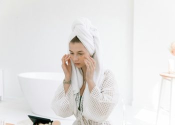 Consiga una tez perfecta con el cuidado natural de la piel de Freshly Cosmetics
