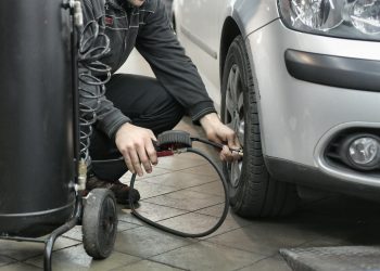 The Best Air Compressor for Your Tasks: Efficiency, Power, and Portability