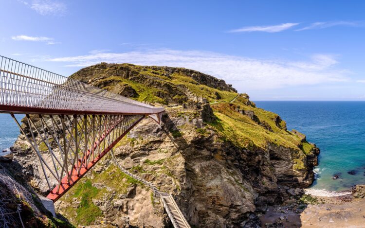 Unlock the Past with English Heritage: Unlimited Access to the Best Historical Sites