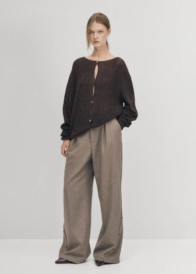 Discover the Cozy Elegance of Knitwear with Every Stitch from Alohas