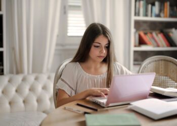 Scopri laptop convenienti e affidabili su misura per le tue esigenze