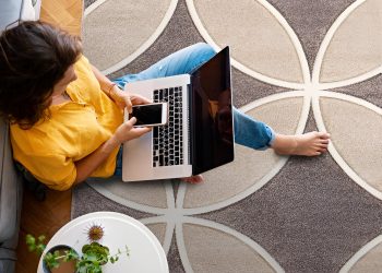 Werten Sie Ihre Innen- und Außenbereiche mit Designer-Teppichen auf