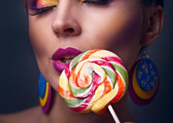 Discover Makeup That Lasts All Day Without Touch-Ups or Compromises