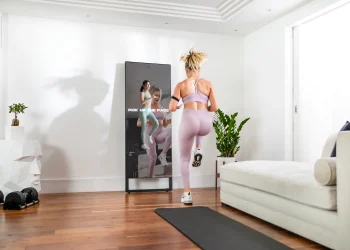 The Ultimate Fitness Experience: MAGIC AI Smart Mirror for Personalized Workouts
