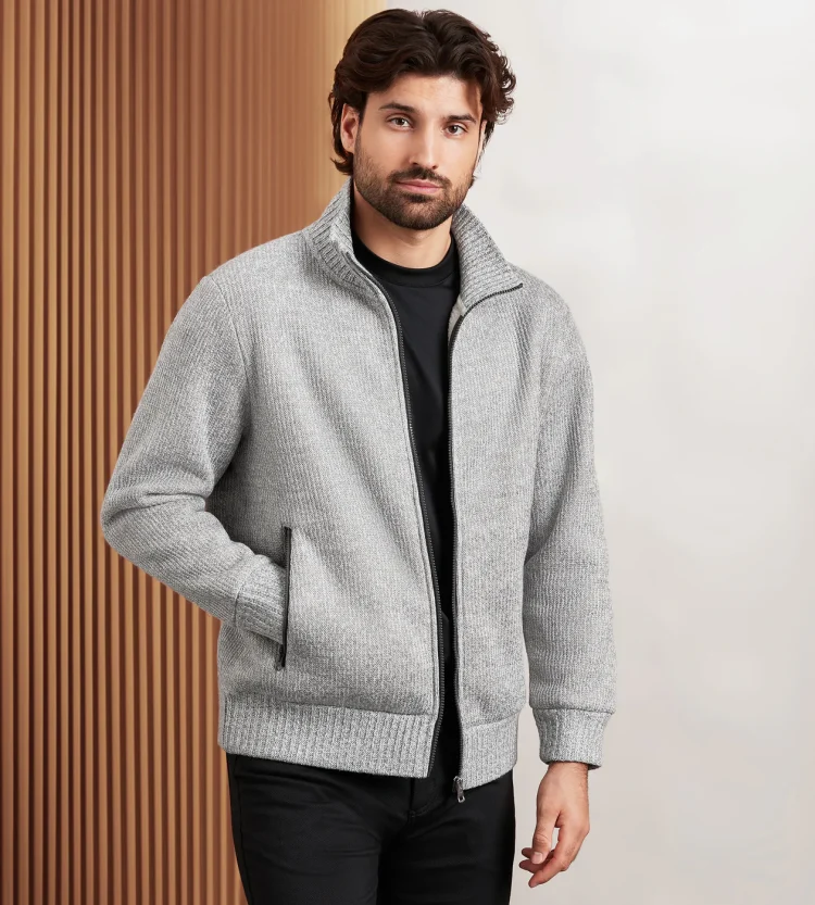 Layer Up in Style – Discover Sweaters & Hoodies at Tip Top