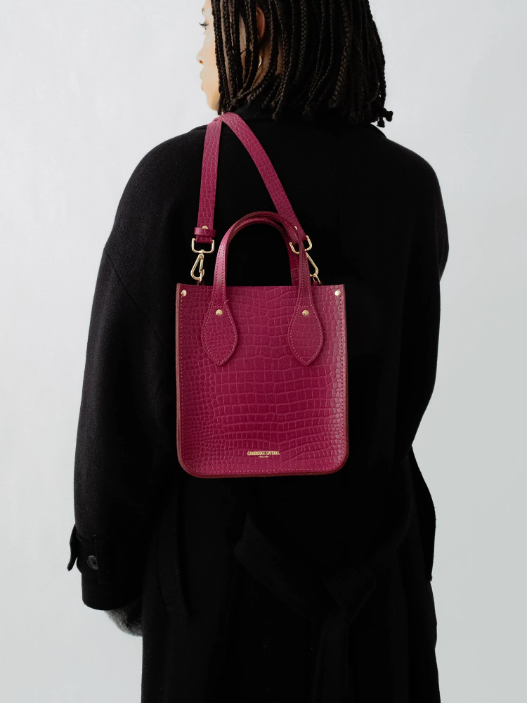 The Enduring Appeal of Leather Satchels: A Blend of Tradition and Modern Design in the Autumn/Winter ’24 Collection