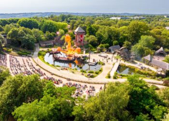 Puy du Fou : Plongez dans le passé avec des performances historiques époustouflantes