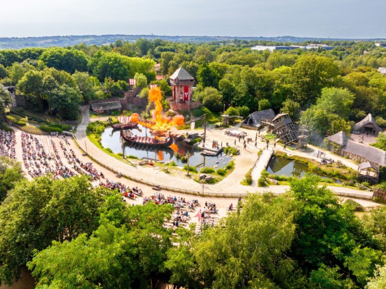 Puy du Fou : Plongez dans le passé avec des performances historiques époustouflantes