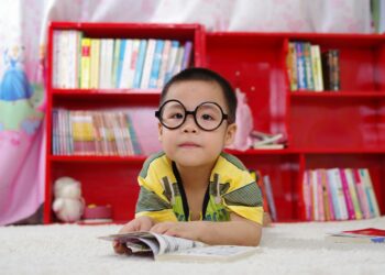 Développer les compétences sociales et émotionnelles grâce à des livres pour enfants adaptés à chaque âge