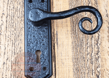 Add Vintage Sophistication with HandleStore’s Black Antique Door Handles