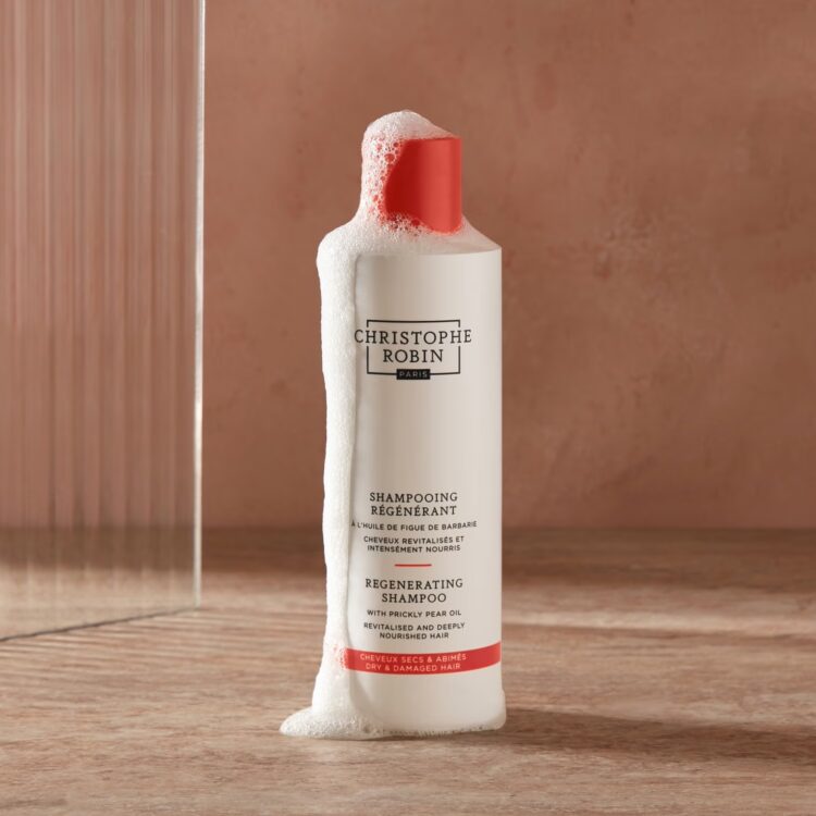 Transformez vos cheveux avec les shampooings Premium de Christophe Robin