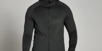 Oumbärliga hoodies för varje säsong – komfort, stil och prestanda