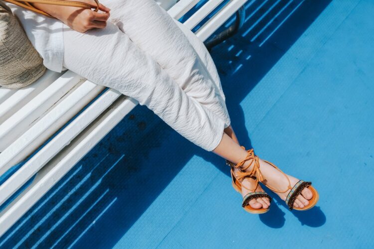 Los paseos elegantes comienzan aquí: presentamos calzado sofisticado para mujeres