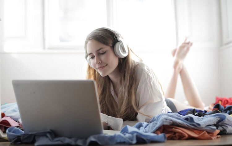 Découvrez de nouveaux mondes avec AUDIBLE : une collection de livres audio incontournables