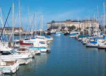 Découvrez des propriétés haut de gamme en bord de mer pour des vacances inoubliables