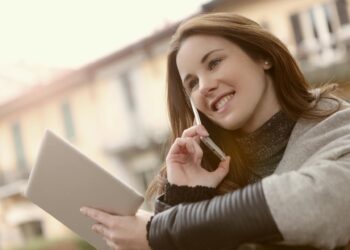 Poznaj przyszłość technologii mobilnych: czekają na Ciebie zaawansowane funkcje i eleganckie wzornictwo
