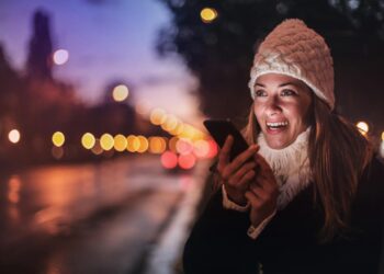 Descubra cómo los teléfonos inteligentes reacondicionados ofrecen funciones premium sin un precio premium