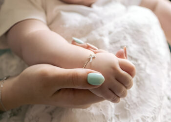 Erleben Sie die Kunst des bedeutungsvollen Schenkens mit Schmuck für Kinder, der aus dem Herzen spricht
