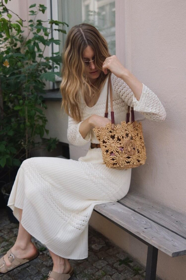 Discover timeless elegance and effortless style with the PEPE JEANS dress collection