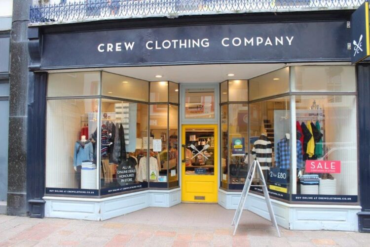 Crew Clothing – Timeless British Style Redefined With Coastal Heritage and Everyday Elegance