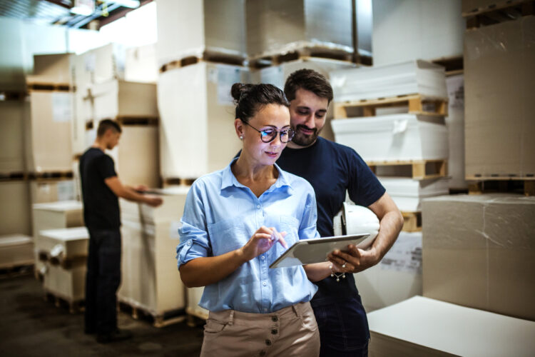 Comment expédier à travers la France à moindre coût grâce à des services de livraison professionnels