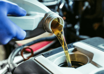 The Heartbeat of Your Car: Choosing the Right My Motor World’s Engine Oil for Peak Performance