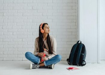 De la page au pouls : comment l’écoute d’histoires éveille l’émotion, la mémoire et les liens humains