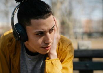 Transformez vos moments quotidiens en aventures grâce aux livres audio