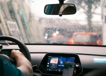 Piani di noleggio auto convenienti per studenti, professionisti e imprenditori