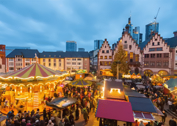 Entdecken Sie die zauberhaften deutschen Weihnachtsmärkte mit komfortablen Hotelaufenthalten