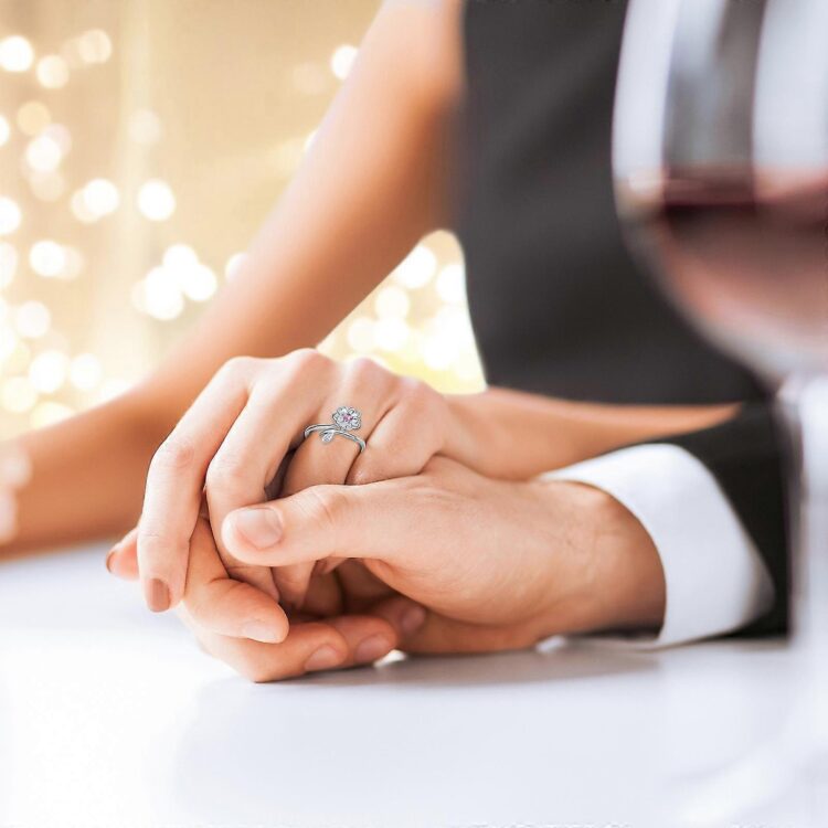 Entdecken Sie die zeitlose Eleganz von Blumenringen: Perfekter Schmuck für jeden Anlass und Stil