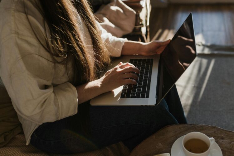 Starta din onlineverksamhet snabbt med prisvärda webbhotellstjänster
