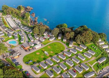 Explore British Holidays From Theme Parks To Coastal Retreats