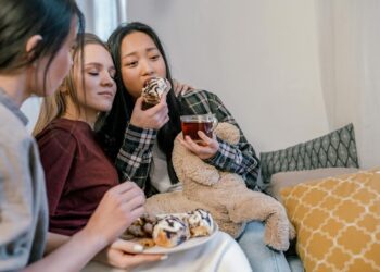Leckere Frucht- und Schokoladensnacks, perfekt für den täglichen Genuss