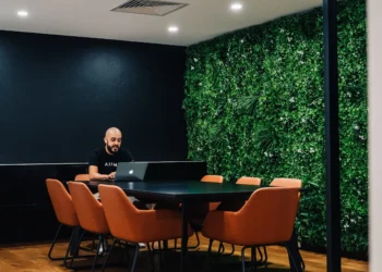 Designer Vertical Gardens – Artificial Vertical Gardens and Green Wall Panels Modern Home Office Outdoor Decoration Ideas