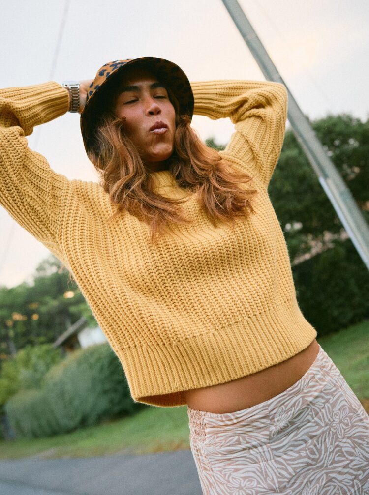 Effortless Layers for Every Season: Discover Roxy Jumpers & Cardigans