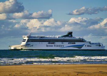 Discover Ireland’s Stunning Coastlines And Scenic Ferry Travel Experiences