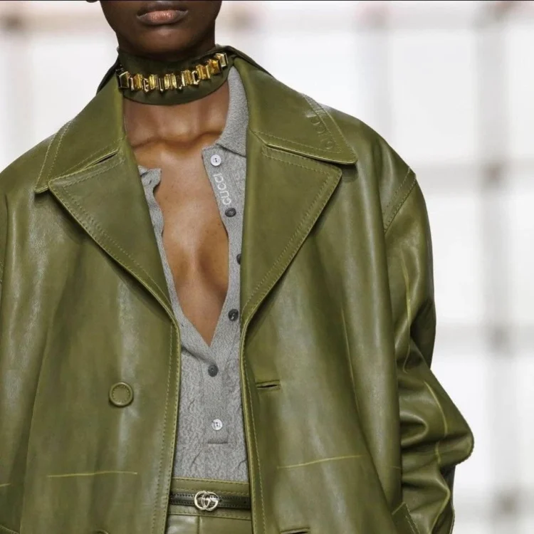 The Fashion Square Women: A Technical and Editorial Analysis of Context-Driven Fashion E-Commerce