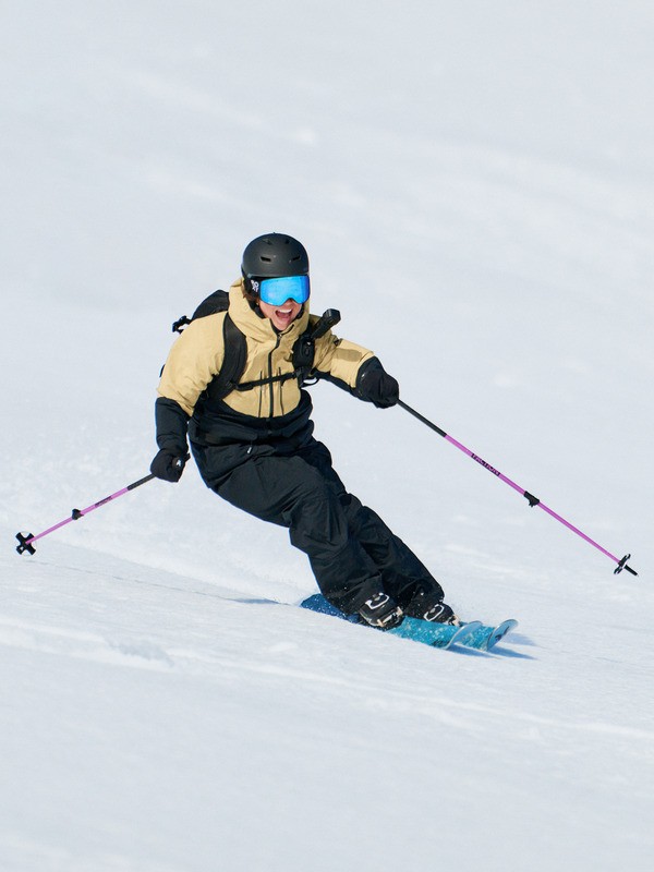 Top Picks for ROXY Women’s Snow Jackets: Warm, Waterproof, Ready for the Mountain