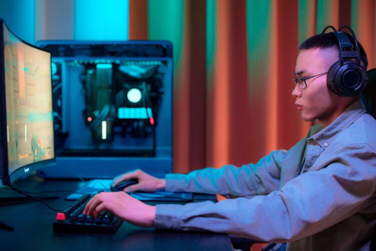 Prenez l&rsquo;avantage dans les jeux compétitifs grâce aux moniteurs HP de pointe